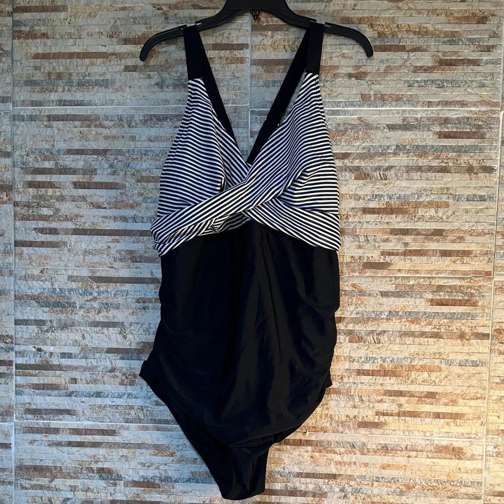 Elegant Black and White Women's One Piece Swimsuit - Picture 2 of 6